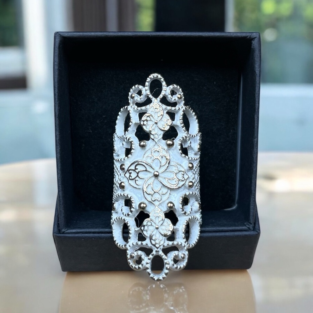 Ornate White Filigree‎ Finger Wrap Fashion Ring Size 5.5